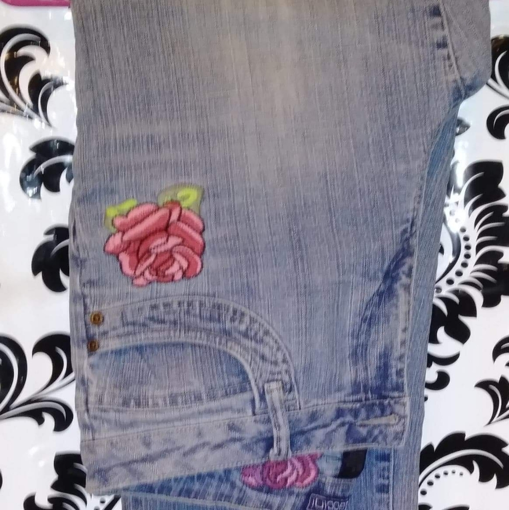 Capri jeans with flowers